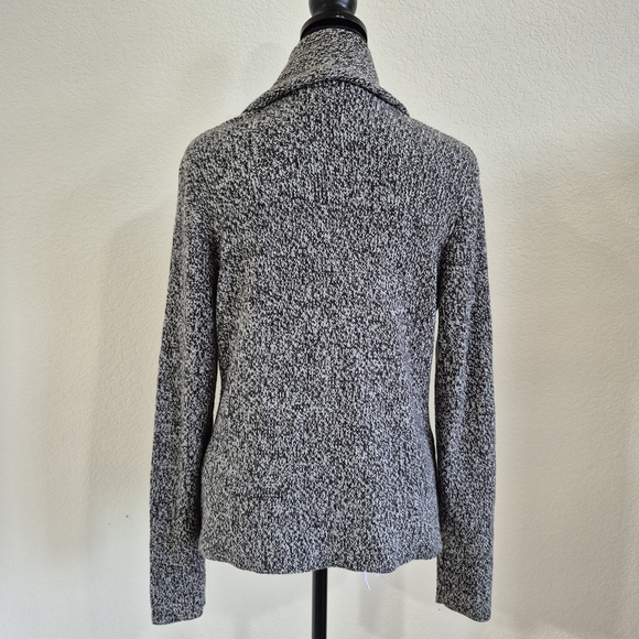 H&M Monochrome Knit Blazer - Picture 5 of 10
